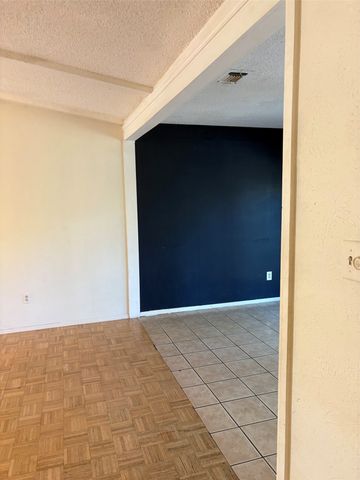 426 Bedford Drive, Richardson, TX 75080