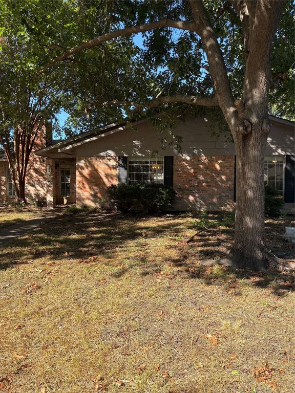 426 Bedford Drive, Richardson, TX 75080