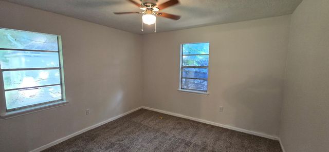 1014 N Arcola Street, Angleton, TX 77515
