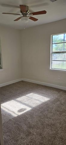 1014 N Arcola Street, Angleton, TX 77515