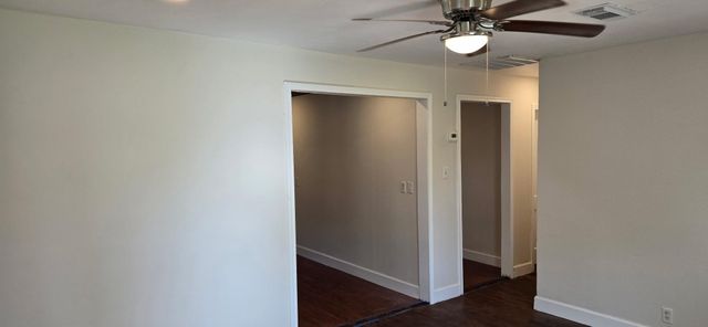 1014 N Arcola Street, Angleton, TX 77515