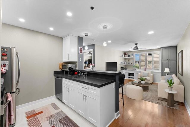 1970 Columbia St 415, San Diego, CA 92101