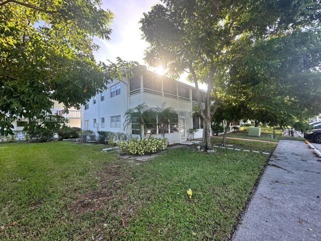 302 Farnham M 302, Deerfield Beach, FL 33442