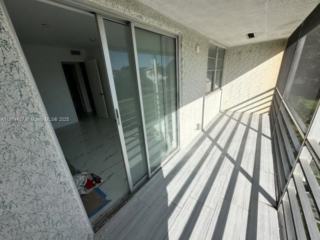 302 Farnham M 302, Deerfield Beach, FL 33442