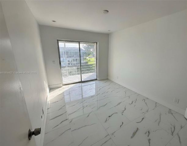 302 Farnham M 302, Deerfield Beach, FL 33442