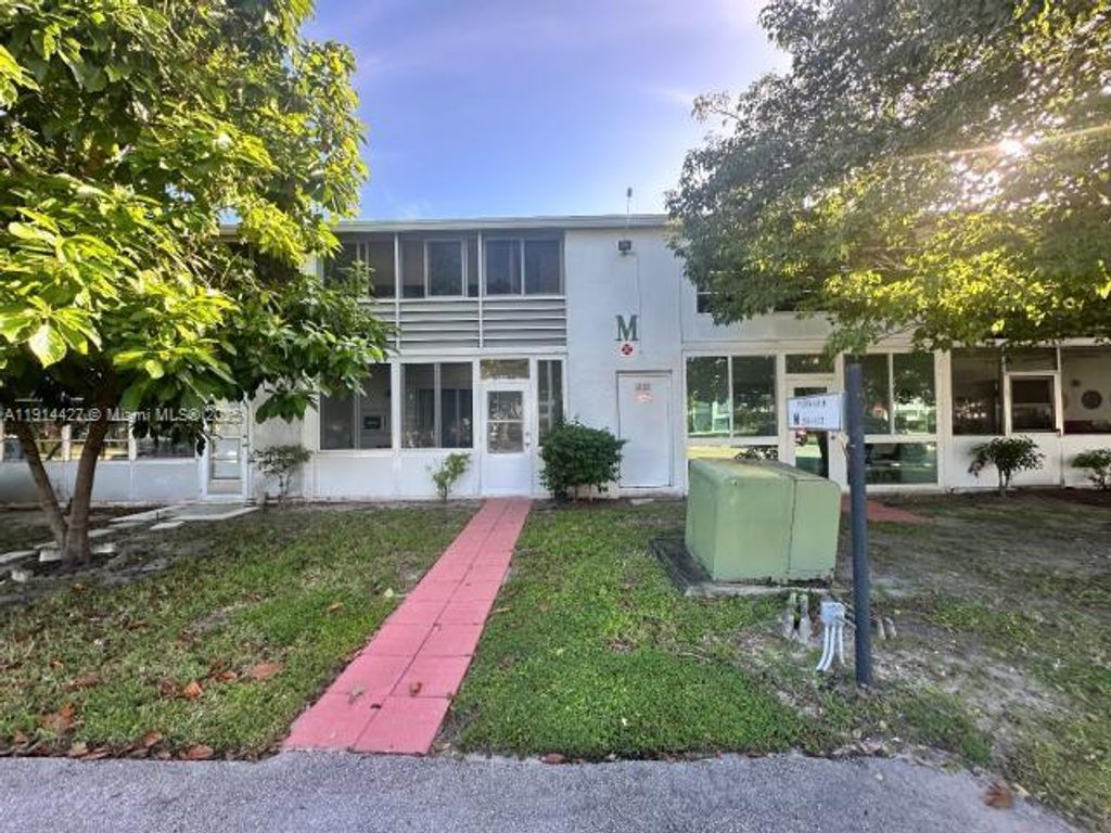 302 Farnham M 302, Deerfield Beach, FL 33442