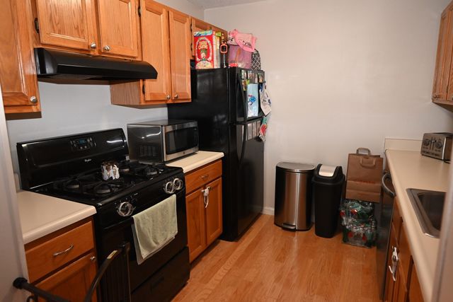 1524 Gorham St 106, Lowell, MA 01852
