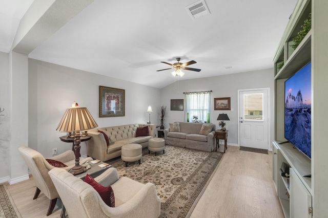 1718 Robinson Drive, Brenham, TX 77833