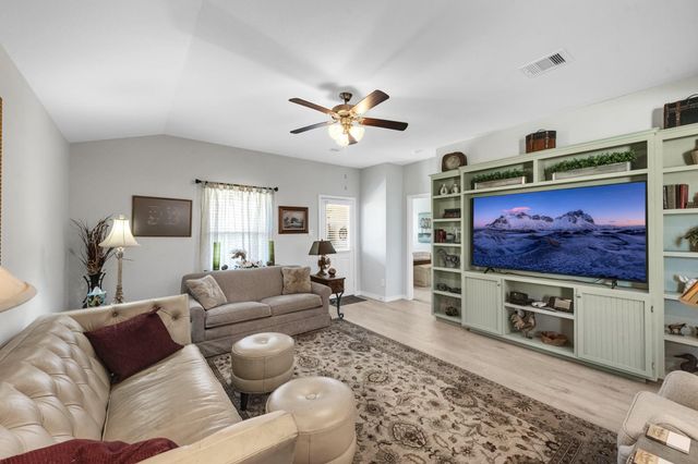 1718 Robinson Drive, Brenham, TX 77833