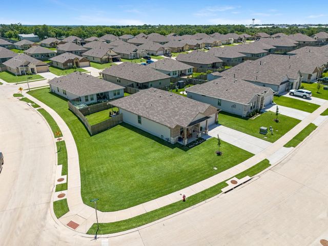 1718 Robinson Drive, Brenham, TX 77833