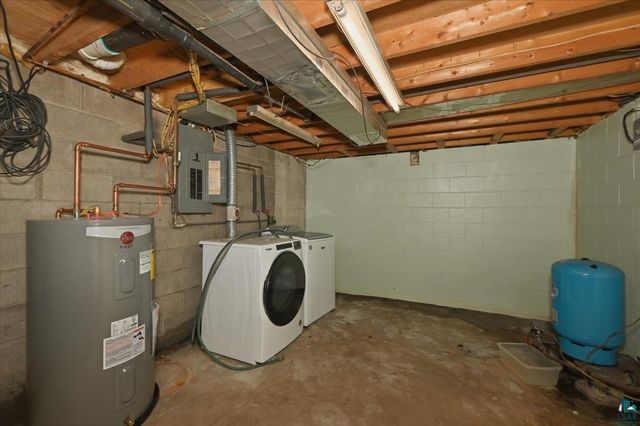 6086 E Clara Barton Rd, South Range, WI 54874