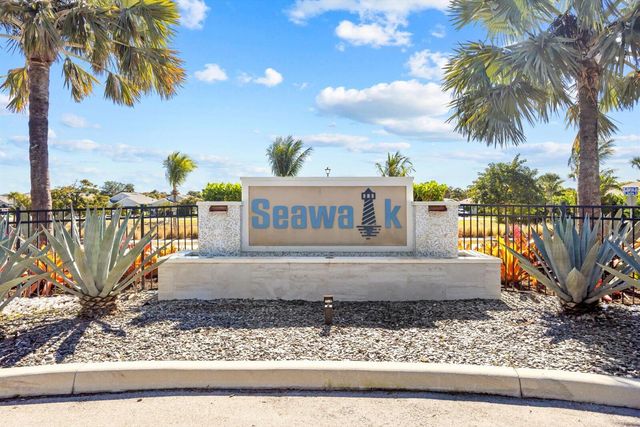 1723 NE White Pine Terrace, Jensen Beach, FL 34957