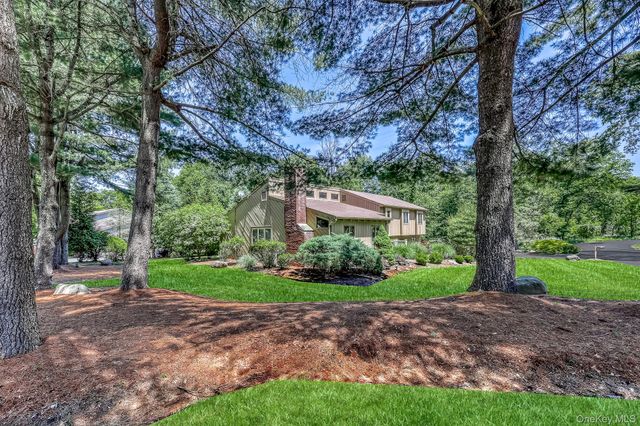 15 Caroll Drive, Suffern, NY 10901