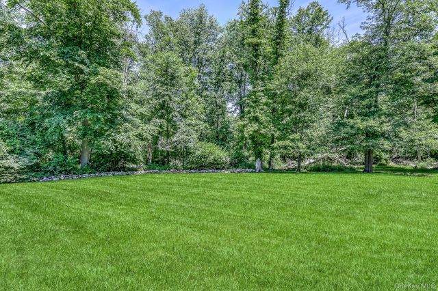15 Caroll Drive, Suffern, NY 10901