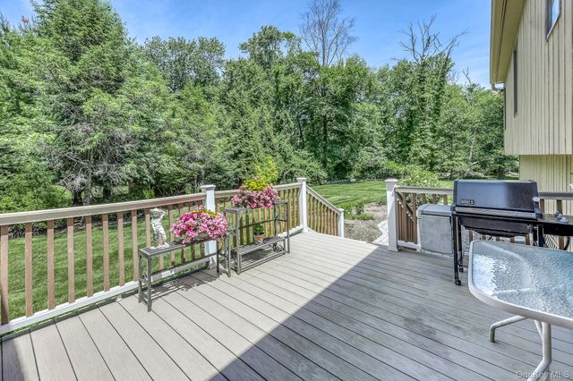 15 Caroll Drive, Suffern, NY 10901
