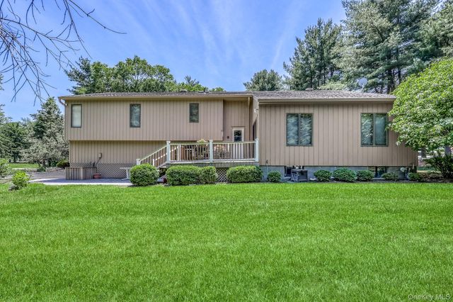 15 Caroll Drive, Suffern, NY 10901