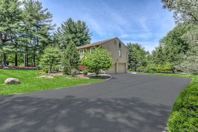 15 Caroll Drive, Suffern, NY 10901