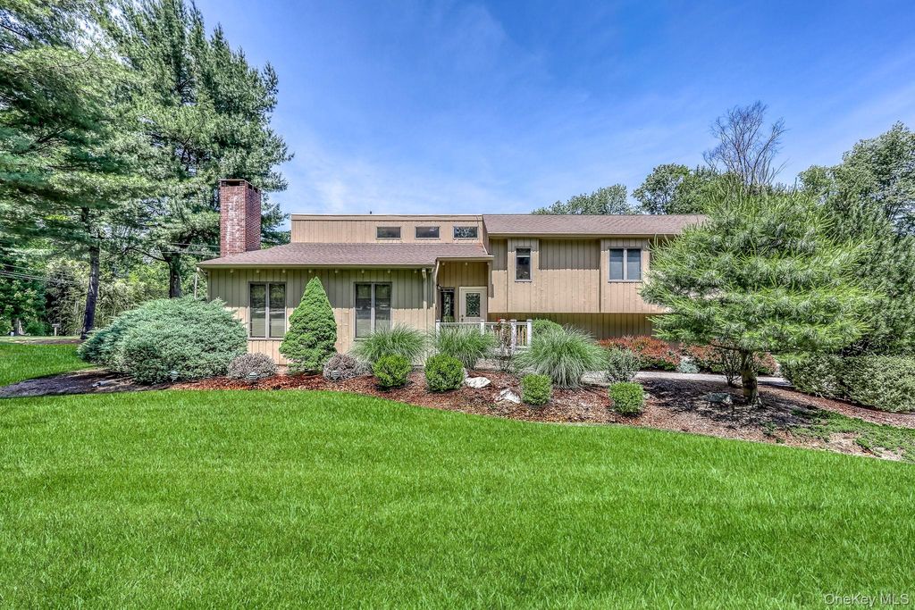15 Caroll Drive, Suffern, NY 10901
