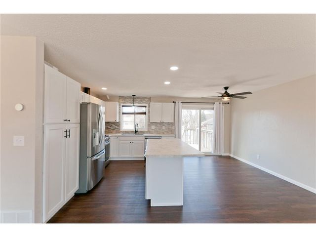 932 Yorkshire Avenue, Rice Lake, WI 54868