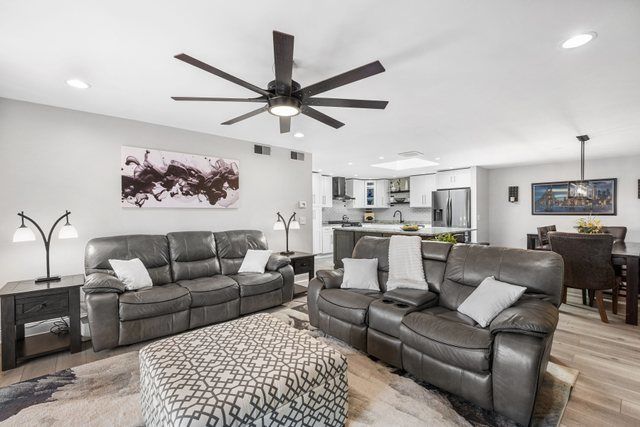 6050 W Eastwood Avenue 309, Chicago, IL 60630