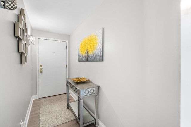 6050 W Eastwood Avenue 309, Chicago, IL 60630