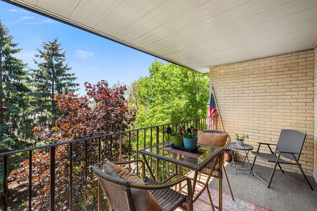 6050 W Eastwood Avenue 309, Chicago, IL 60630