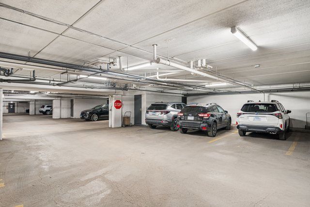 6050 W Eastwood Avenue 309, Chicago, IL 60630