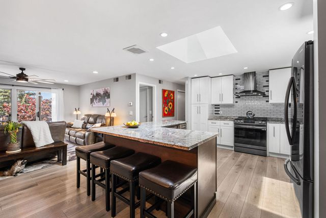 6050 W Eastwood Avenue 309, Chicago, IL 60630