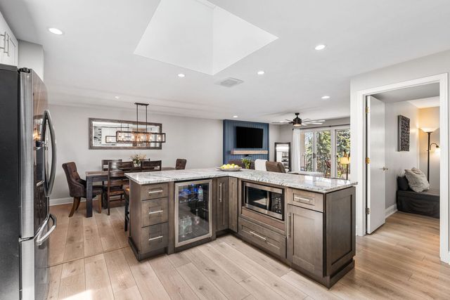 6050 W Eastwood Avenue 309, Chicago, IL 60630
