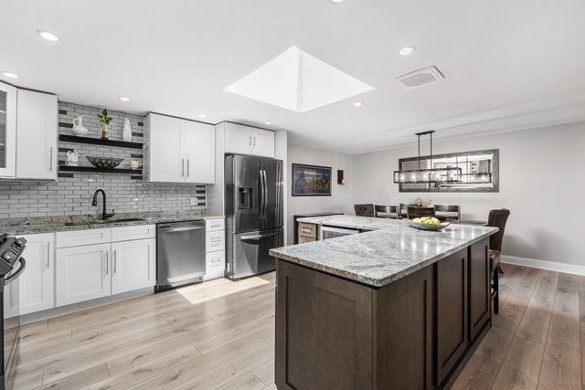 6050 W Eastwood Avenue 309, Chicago, IL 60630