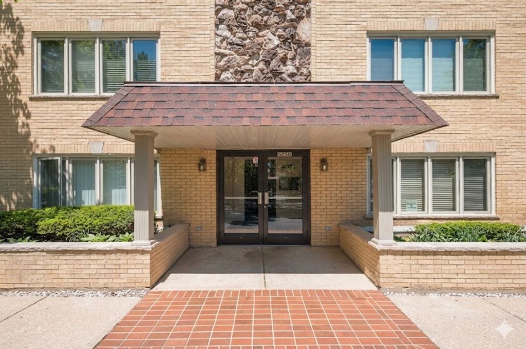 6050 W Eastwood Avenue 309, Chicago, IL 60630