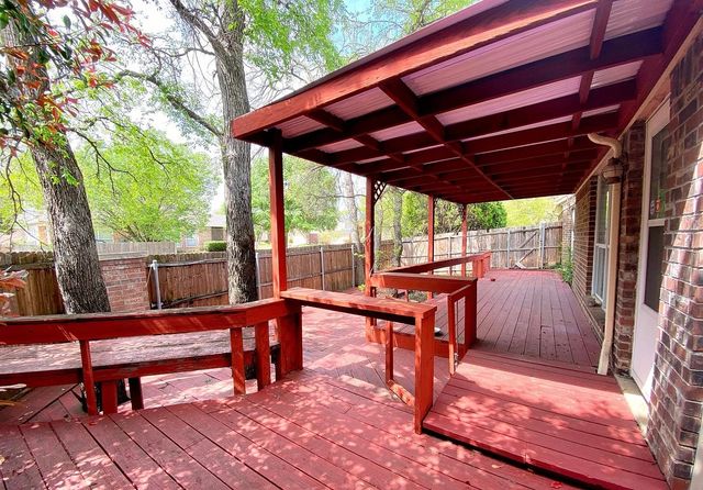 1800 Corvallis Court, Arlington, TX 76006