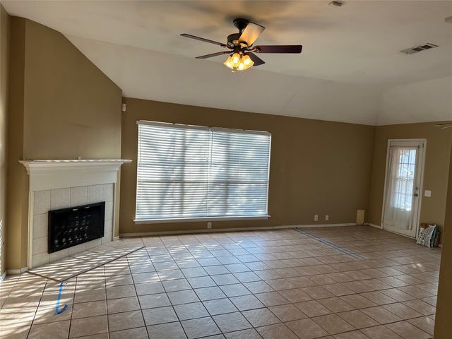 1800 Corvallis Court, Arlington, TX 76006