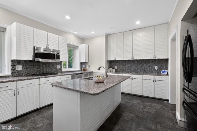 1 LATHAM PARK, Elkins Park, PA 19027