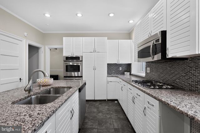 1 LATHAM PARK, Elkins Park, PA 19027