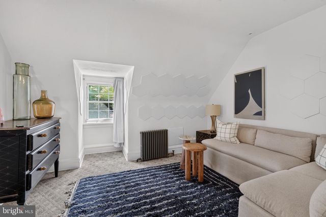 1 LATHAM PARK, Elkins Park, PA 19027