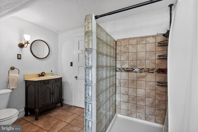 1 LATHAM PARK, Elkins Park, PA 19027