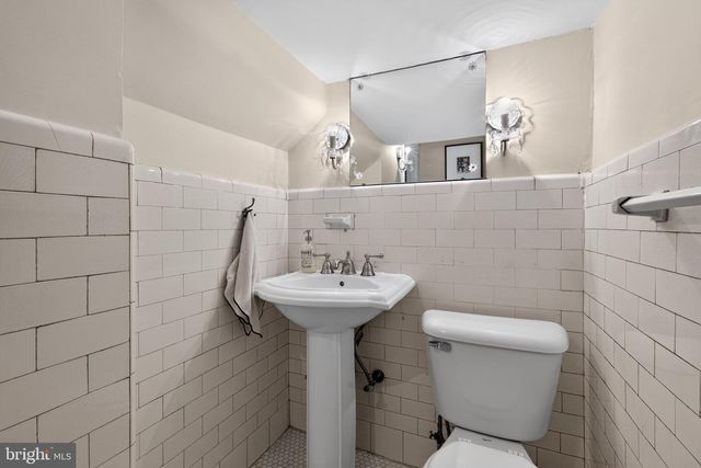 1 LATHAM PARK, Elkins Park, PA 19027