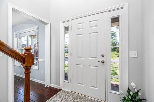 2102 Burgess Ln, Spring Hill, TN 37174