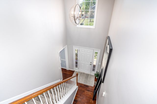 2102 Burgess Ln, Spring Hill, TN 37174