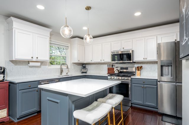 2102 Burgess Ln, Spring Hill, TN 37174