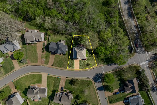 2102 Burgess Ln, Spring Hill, TN 37174