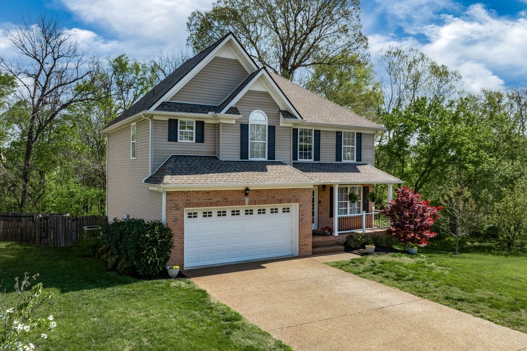 2102 Burgess Ln, Spring Hill, TN 37174