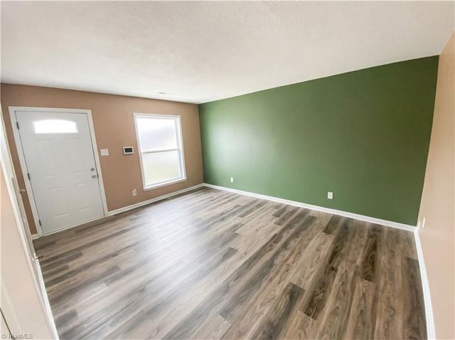 202 Hassellwood Drive, Jamestown, NC 27282