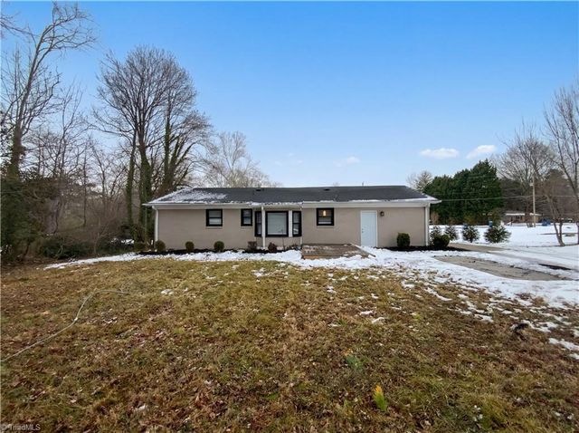 202 Hassellwood Drive, Jamestown, NC 27282