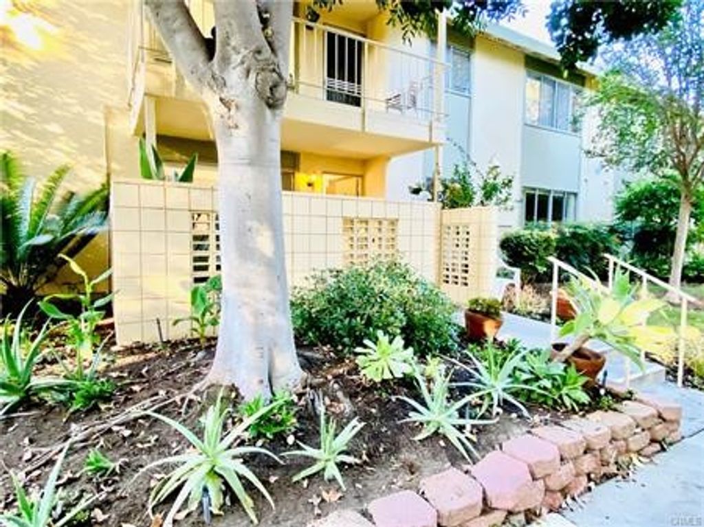 185 Avenida Majorca D, Laguna Woods, CA 92637 — exterior