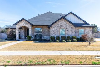 2301 Manor Oaks Terrace, Abilene, TX 79602