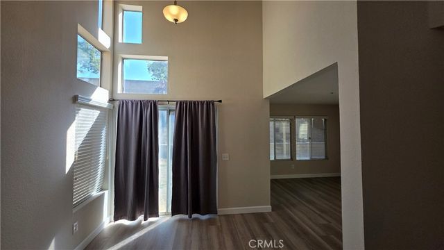 15577 Castellion, Fontana, CA 92337
