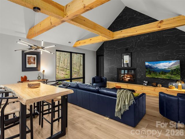 80 Hemlock Circle, Black Mountain, NC 28711