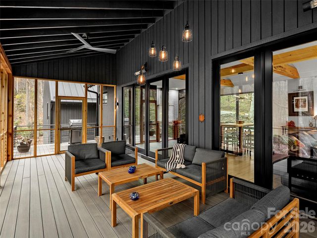 80 Hemlock Circle, Black Mountain, NC 28711